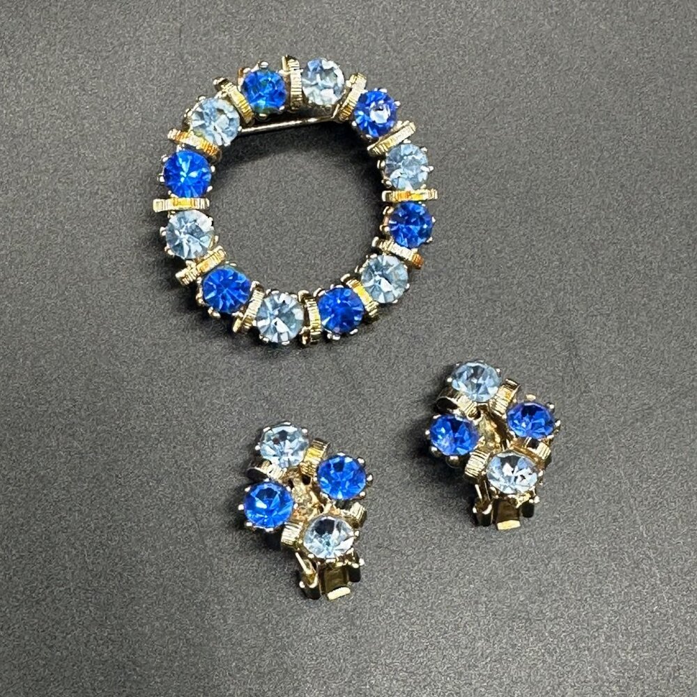 Vintage Blue Rhinestone Brooch Clip On Earrings Jewelry Set Wreath Gold Toned